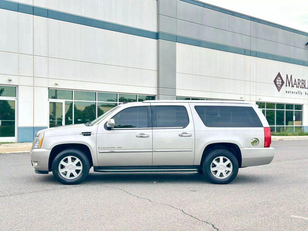 used 2008 Cadillac Escalade ESV car, priced at $10,298