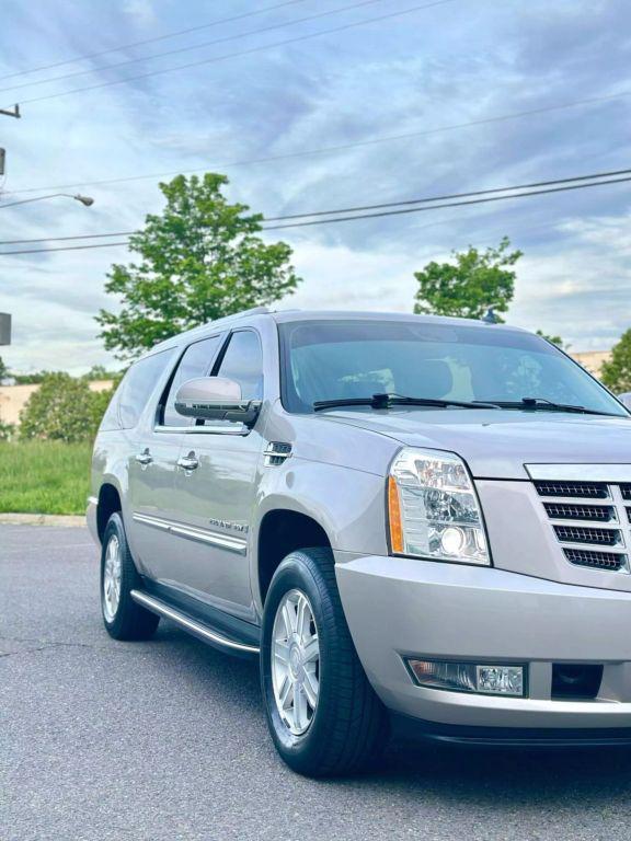 used 2008 Cadillac Escalade ESV car, priced at $13,395