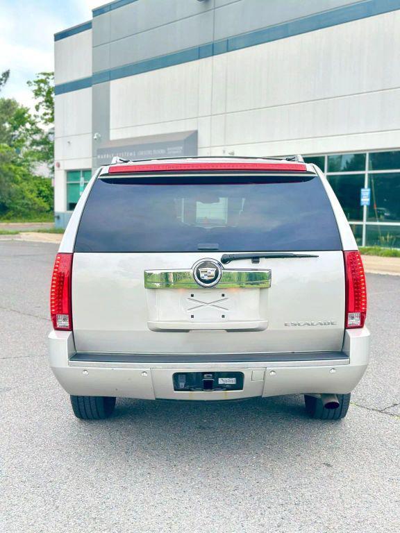used 2008 Cadillac Escalade ESV car, priced at $10,298