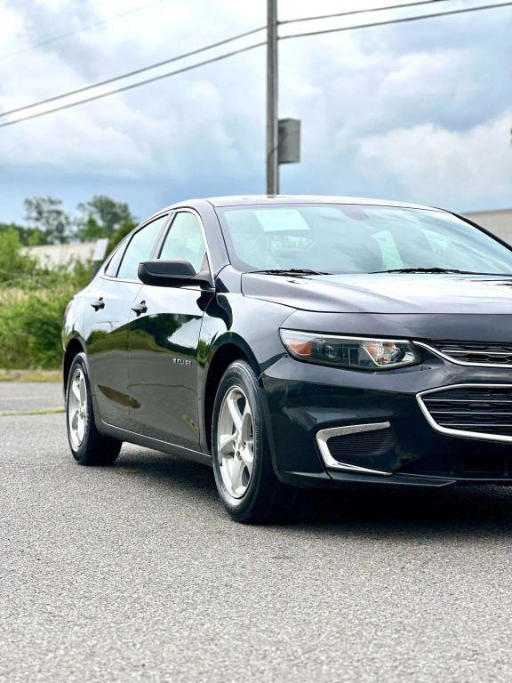 used 2018 Chevrolet Malibu car, priced at $8,998