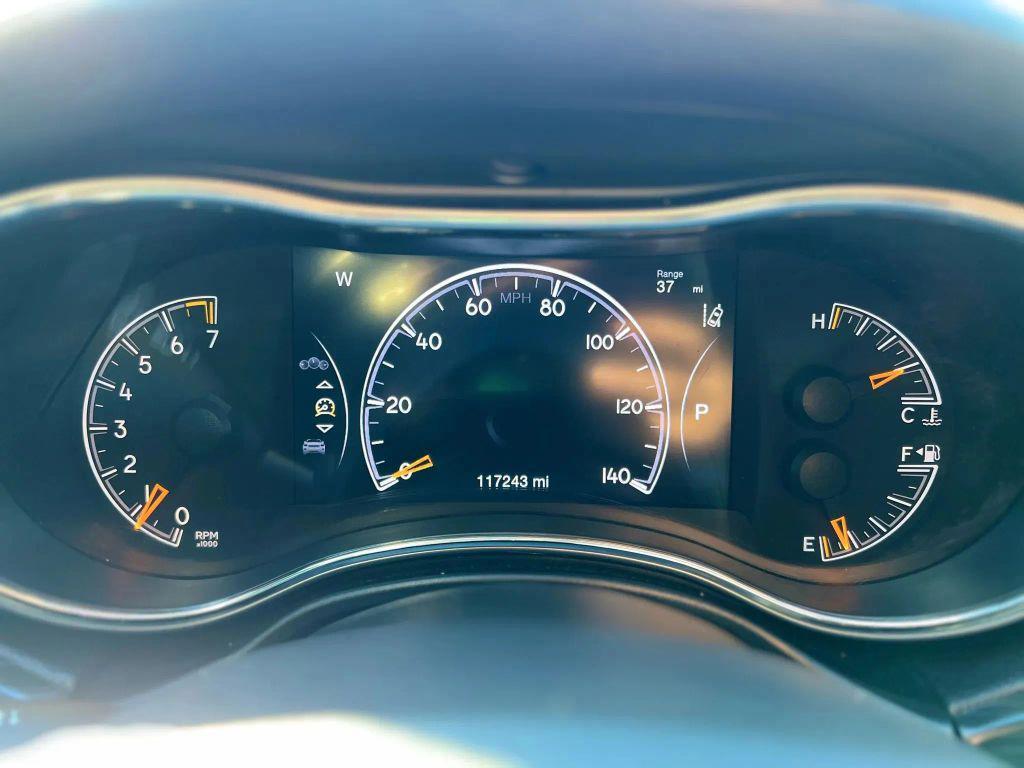 used 2019 Jeep Grand Cherokee car, priced at $17,195