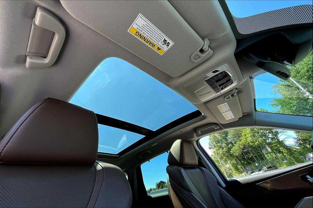 used 2023 Acura MDX car, priced at $40,724