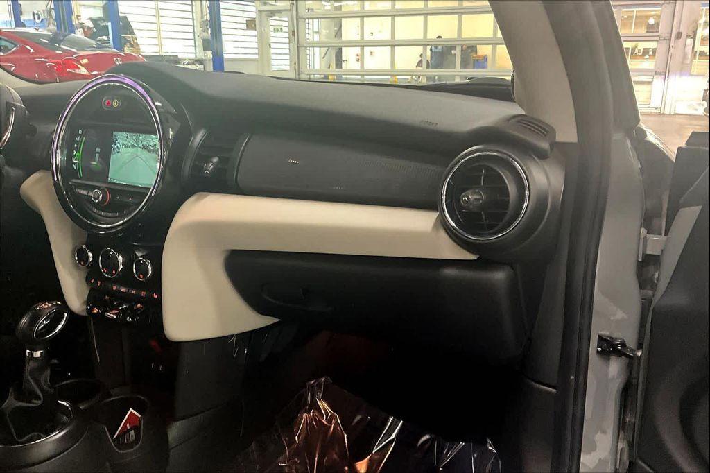 used 2019 MINI Hardtop car, priced at $18,000