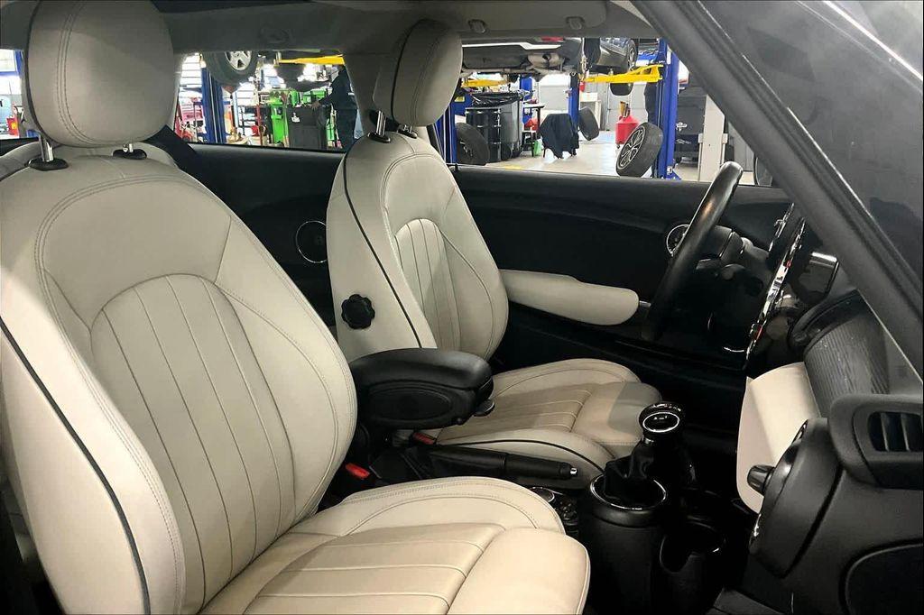 used 2019 MINI Hardtop car, priced at $18,000