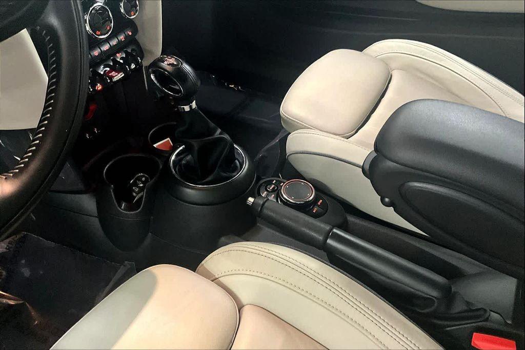 used 2019 MINI Hardtop car, priced at $18,000