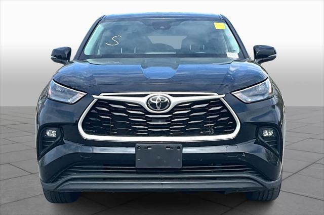 used 2022 Toyota Highlander car, priced at $30,962