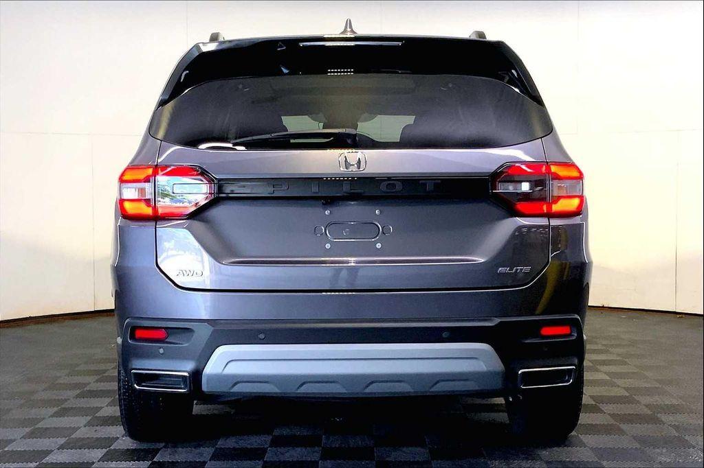 used 2025 Honda Pilot car, priced at $46,666