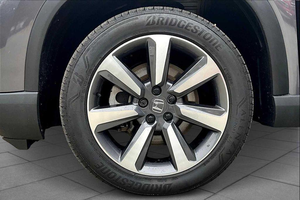 used 2025 Honda Pilot car, priced at $46,666