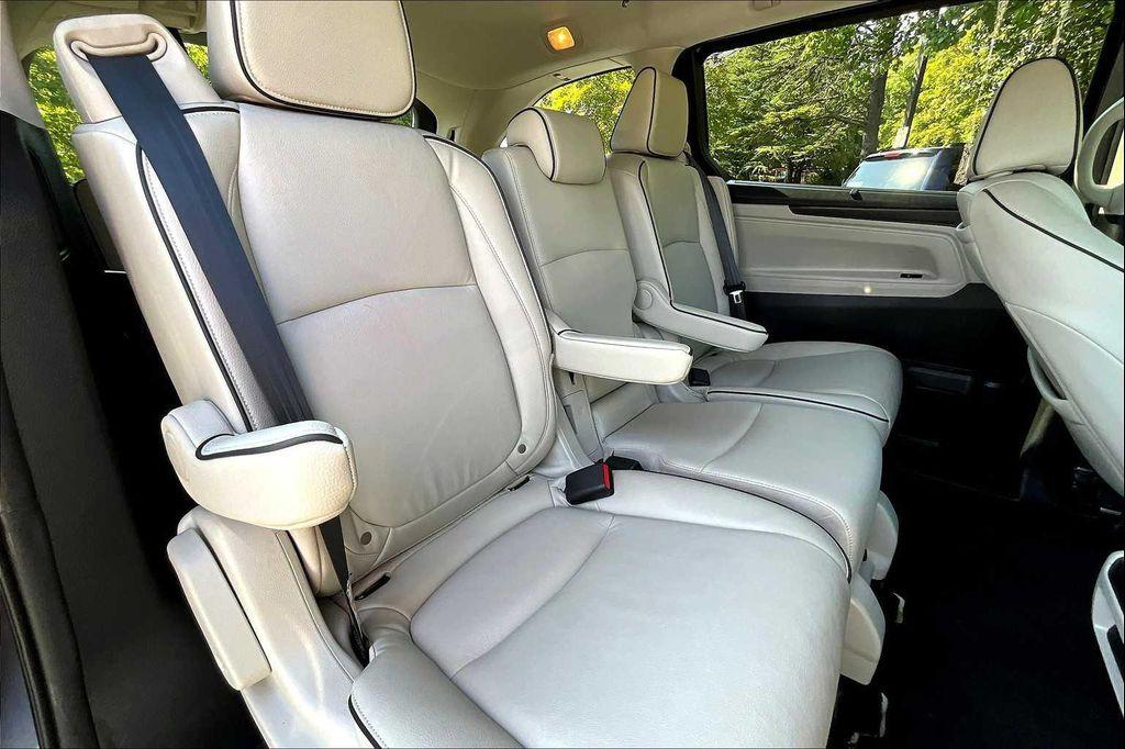 used 2025 Honda Odyssey car, priced at $41,000