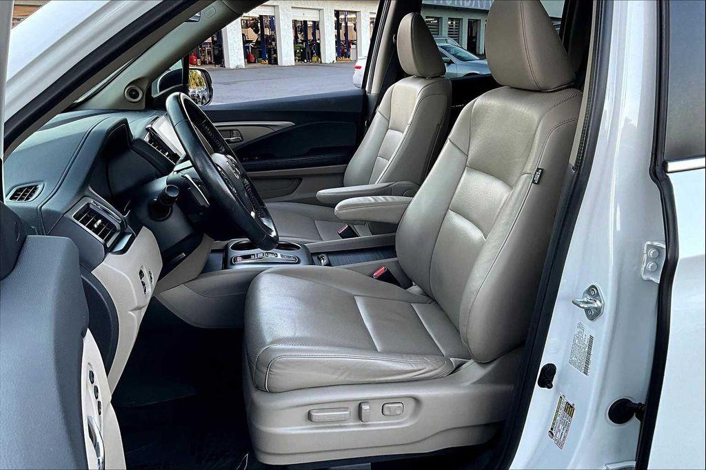used 2022 Honda Ridgeline car, priced at $31,246