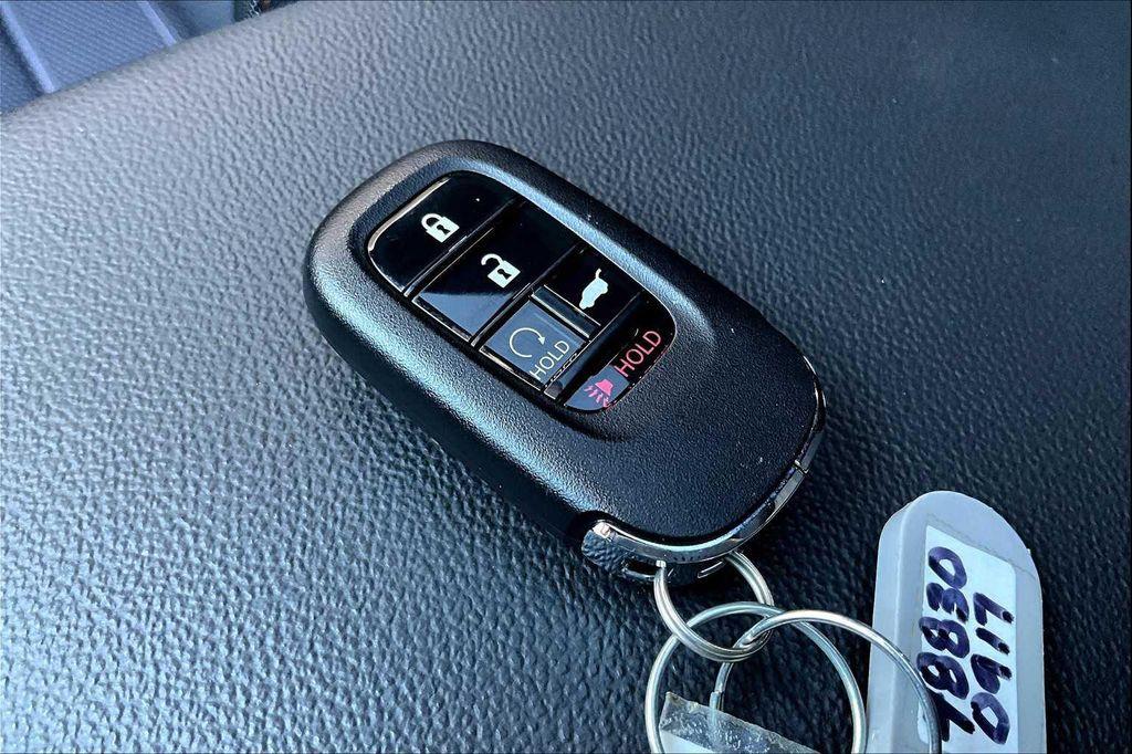 used 2025 Honda CR-V Hybrid car, priced at $35,980