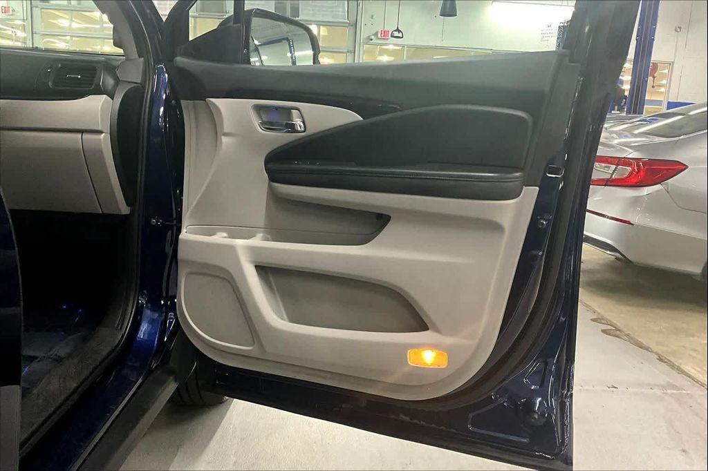 used 2021 Honda Pilot car, priced at $29,398