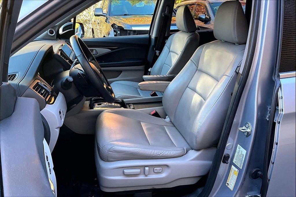 used 2021 Honda Pilot car, priced at $27,000