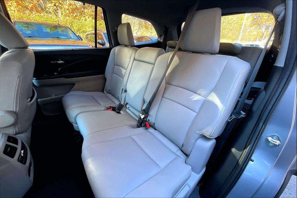 used 2021 Honda Pilot car, priced at $27,000