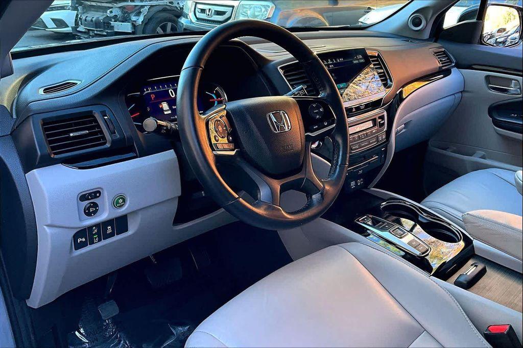 used 2021 Honda Pilot car, priced at $27,000