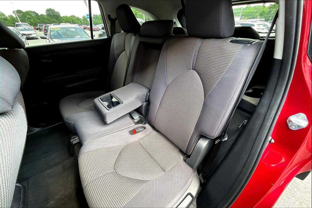 used 2024 Toyota Highlander car, priced at $38,702