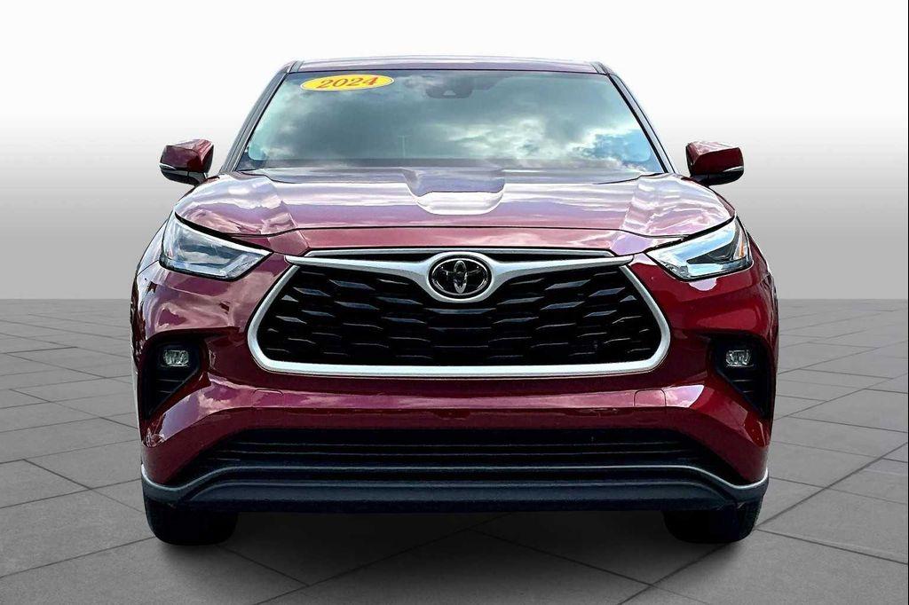 used 2024 Toyota Highlander car, priced at $38,702