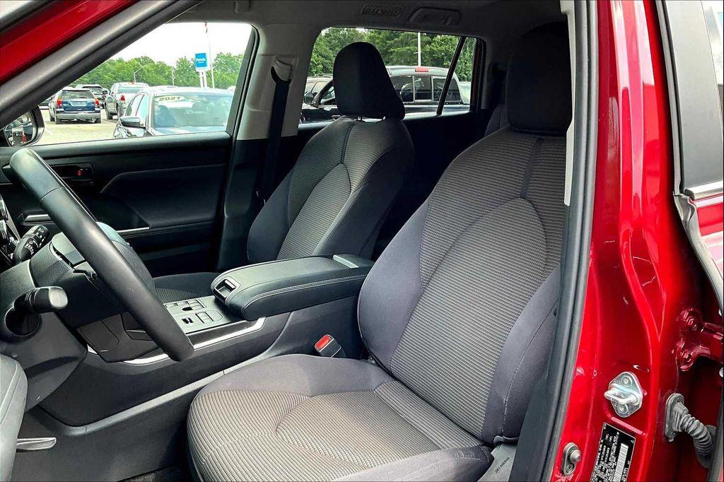 used 2024 Toyota Highlander car, priced at $38,702