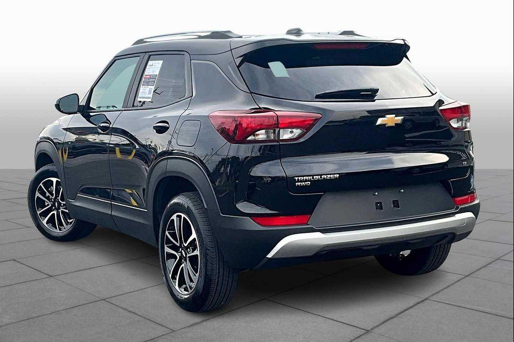 used 2025 Chevrolet TrailBlazer car, priced at $26,304