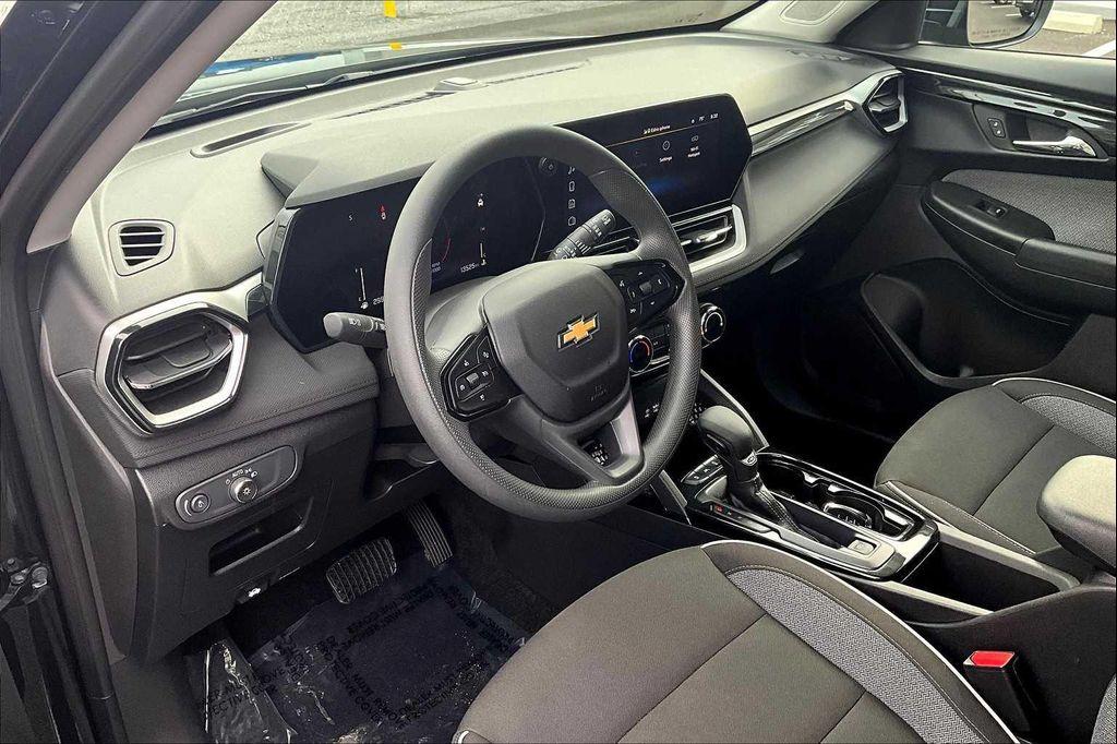 used 2025 Chevrolet TrailBlazer car, priced at $26,304