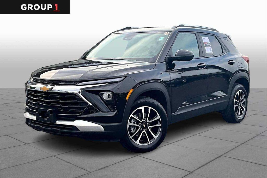 used 2025 Chevrolet TrailBlazer car, priced at $26,304