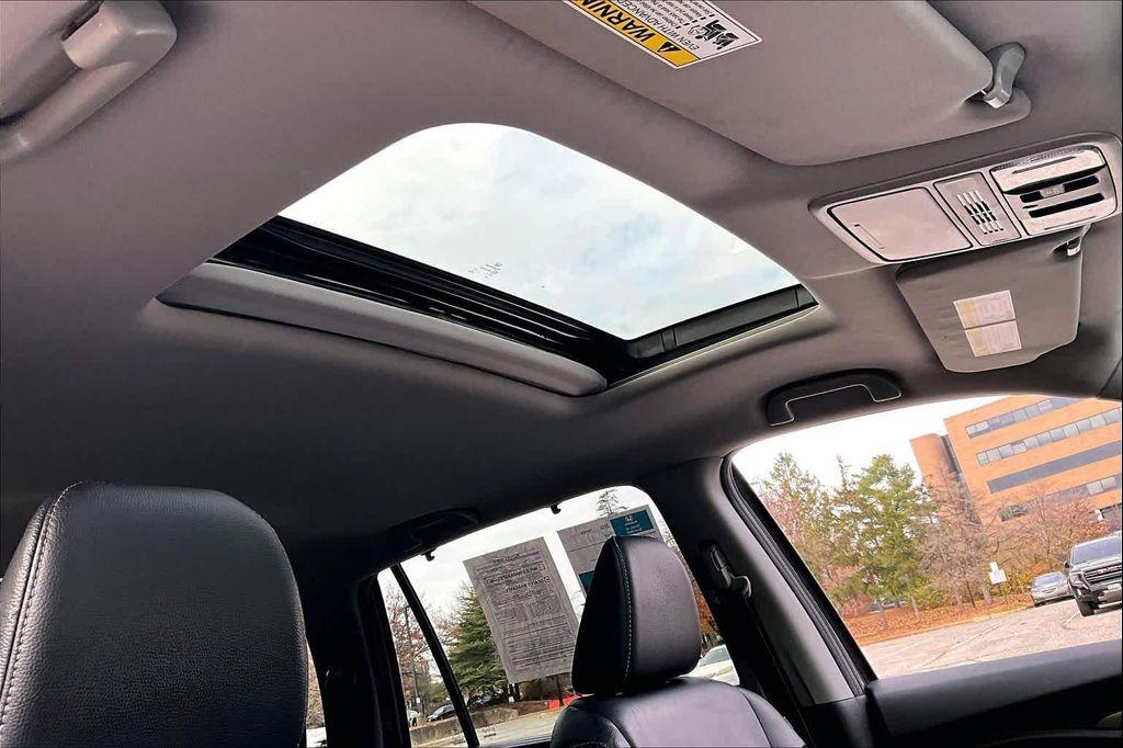 used 2022 Honda Pilot car, priced at $28,000