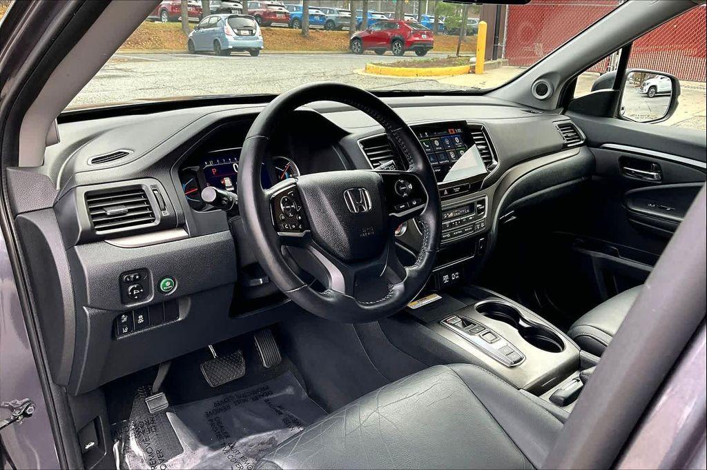 used 2022 Honda Pilot car, priced at $28,000