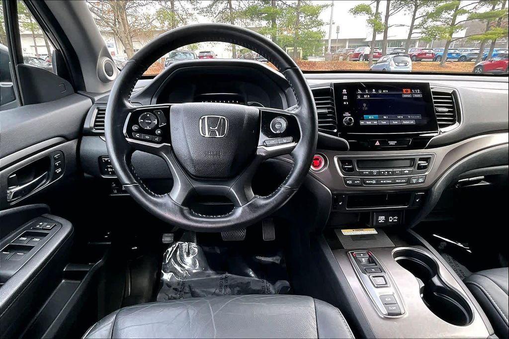 used 2022 Honda Pilot car, priced at $28,000