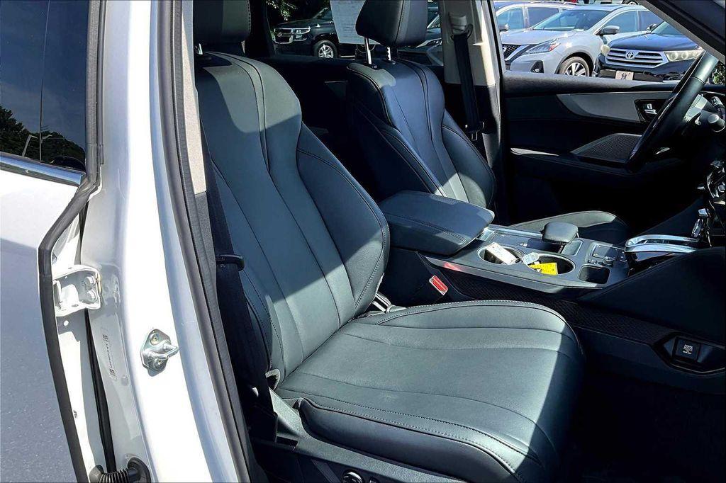 used 2023 Acura MDX car, priced at $39,250