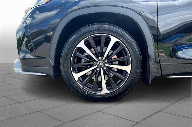 used 2023 Toyota Highlander car, priced at $38,537
