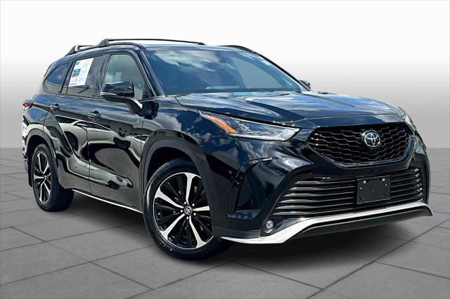 used 2023 Toyota Highlander car, priced at $38,537