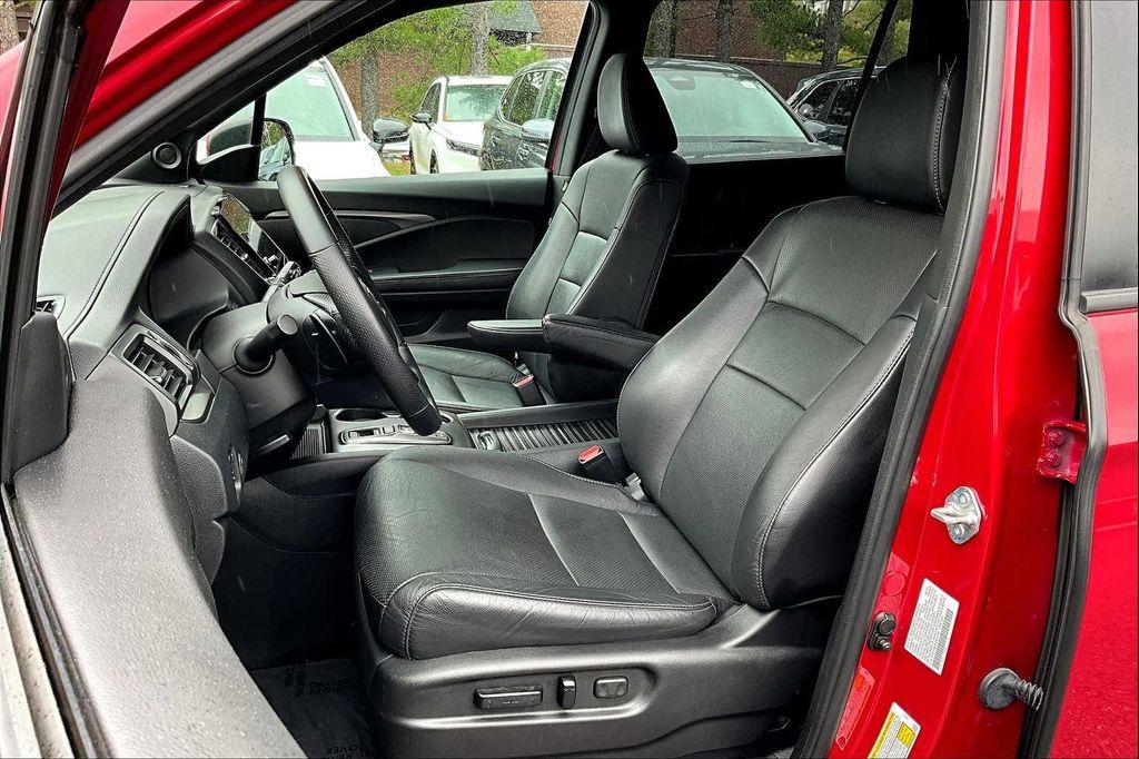 used 2023 Honda Passport car, priced at $31,900