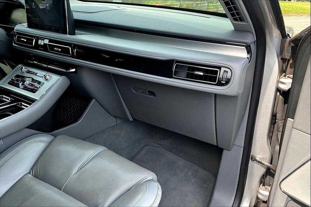 used 2020 Lincoln Aviator car, priced at $30,000