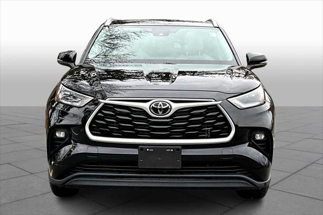 used 2022 Toyota Highlander car, priced at $35,484