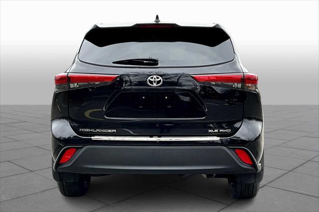 used 2022 Toyota Highlander car, priced at $35,484