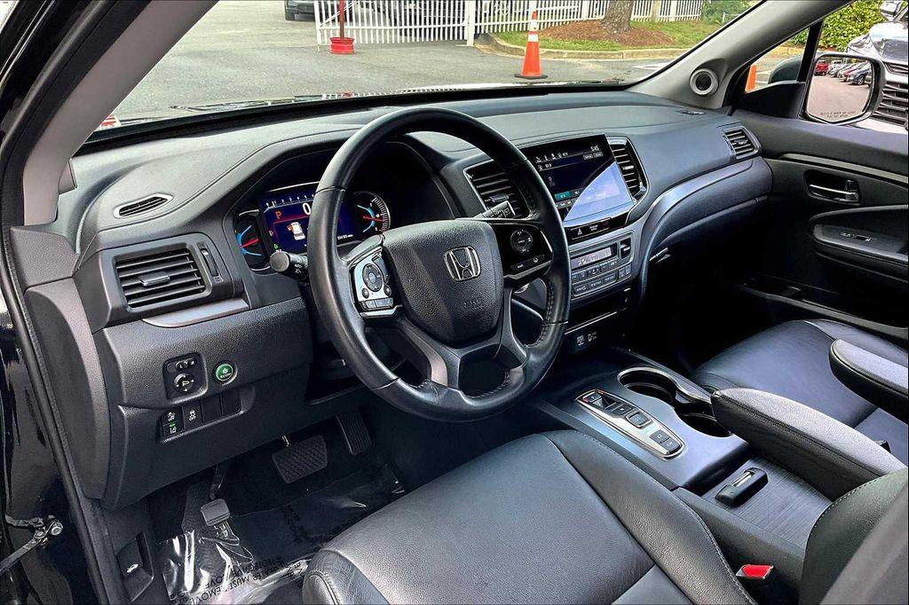 used 2022 Honda Pilot car, priced at $33,000