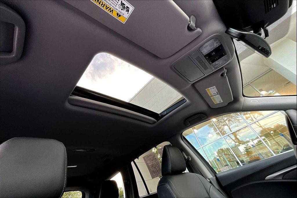 used 2022 Honda Pilot car, priced at $33,000