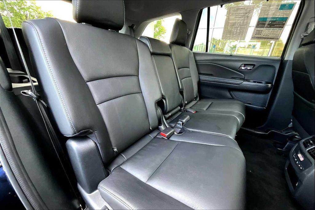 used 2022 Honda Pilot car, priced at $33,000