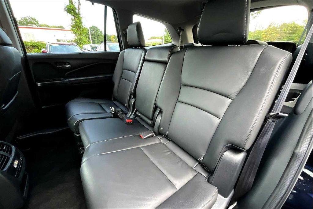 used 2022 Honda Pilot car, priced at $33,000