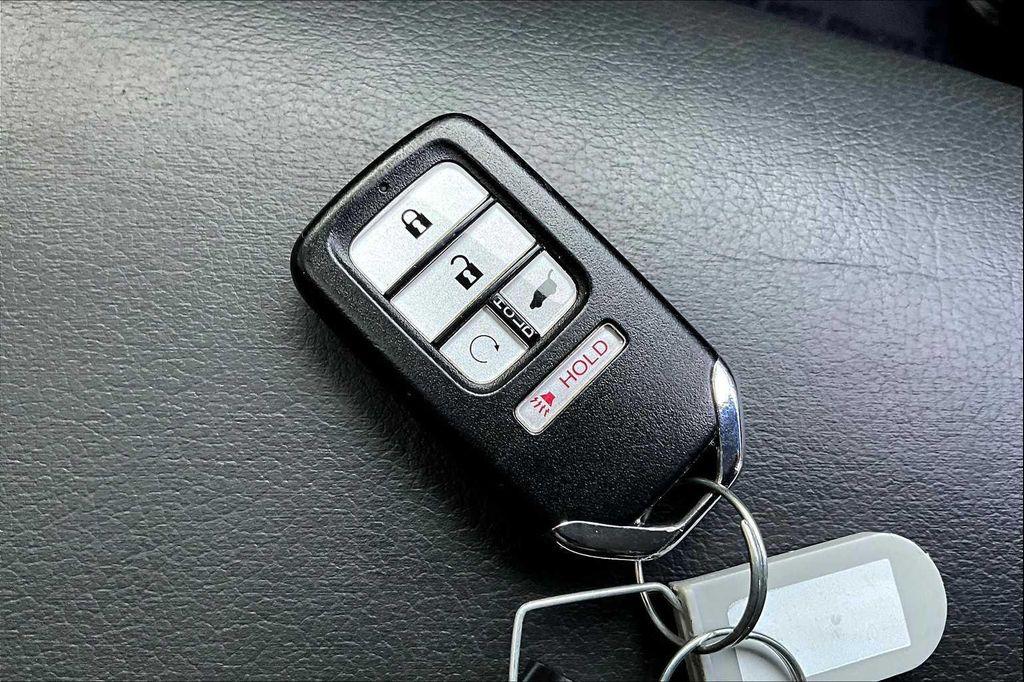 used 2022 Honda Pilot car, priced at $33,000