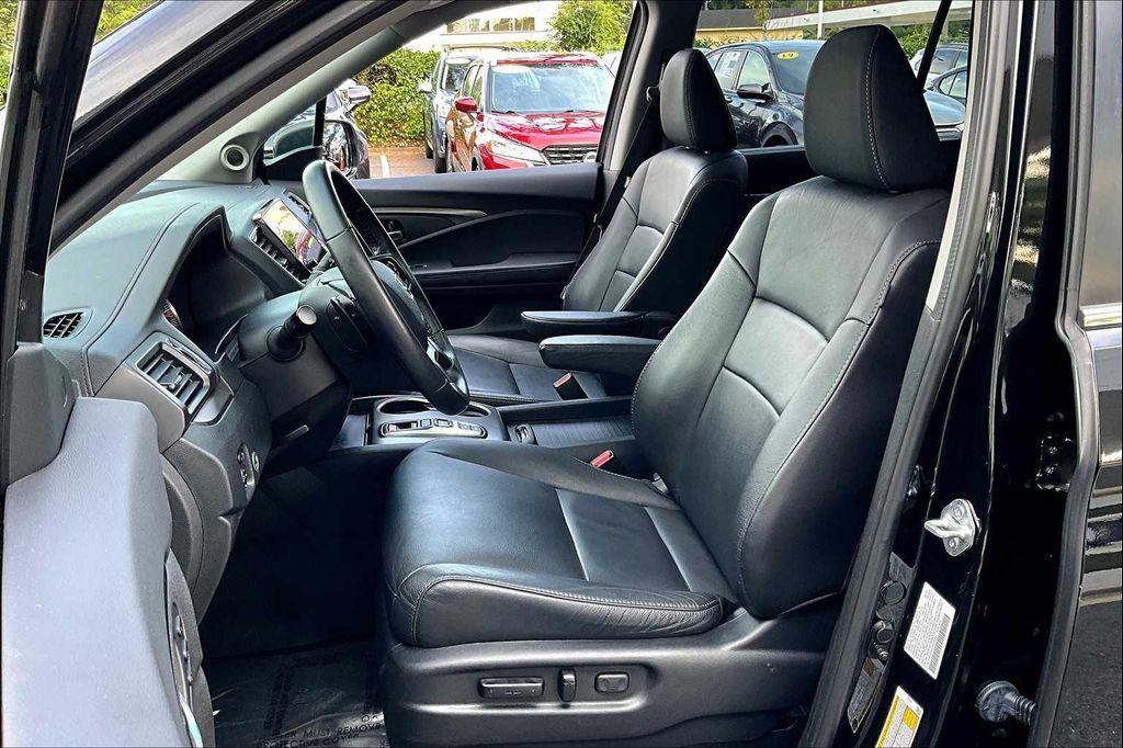 used 2022 Honda Pilot car, priced at $33,000