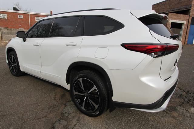 used 2022 Toyota Highlander car, priced at $41,995