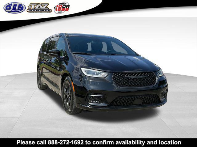 used 2023 Chrysler Pacifica Hybrid car, priced at $27,623
