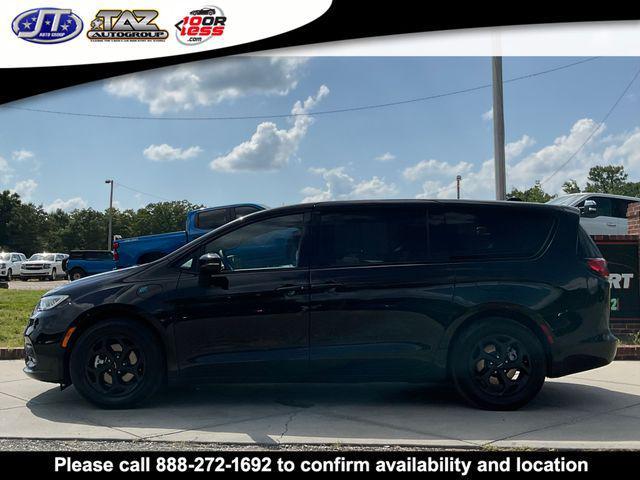 used 2023 Chrysler Pacifica Hybrid car, priced at $27,623
