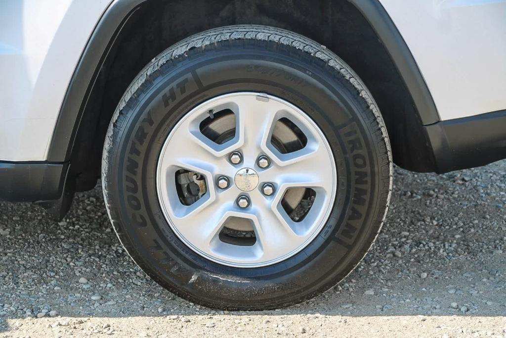 used 2017 Jeep Grand Cherokee car, priced at $11,977