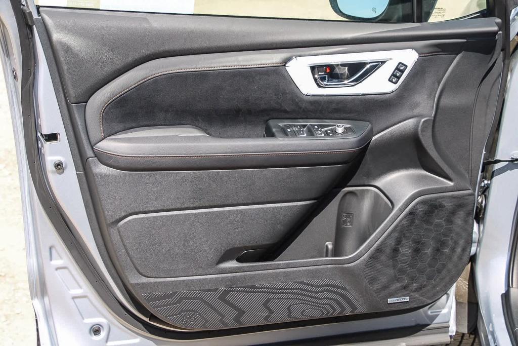 new 2025 Subaru Forester Hybrid car, priced at $45,659