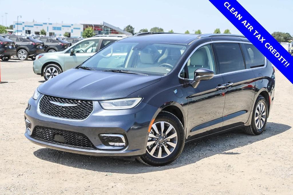 used 2021 Chrysler Pacifica Hybrid car, priced at $21,445