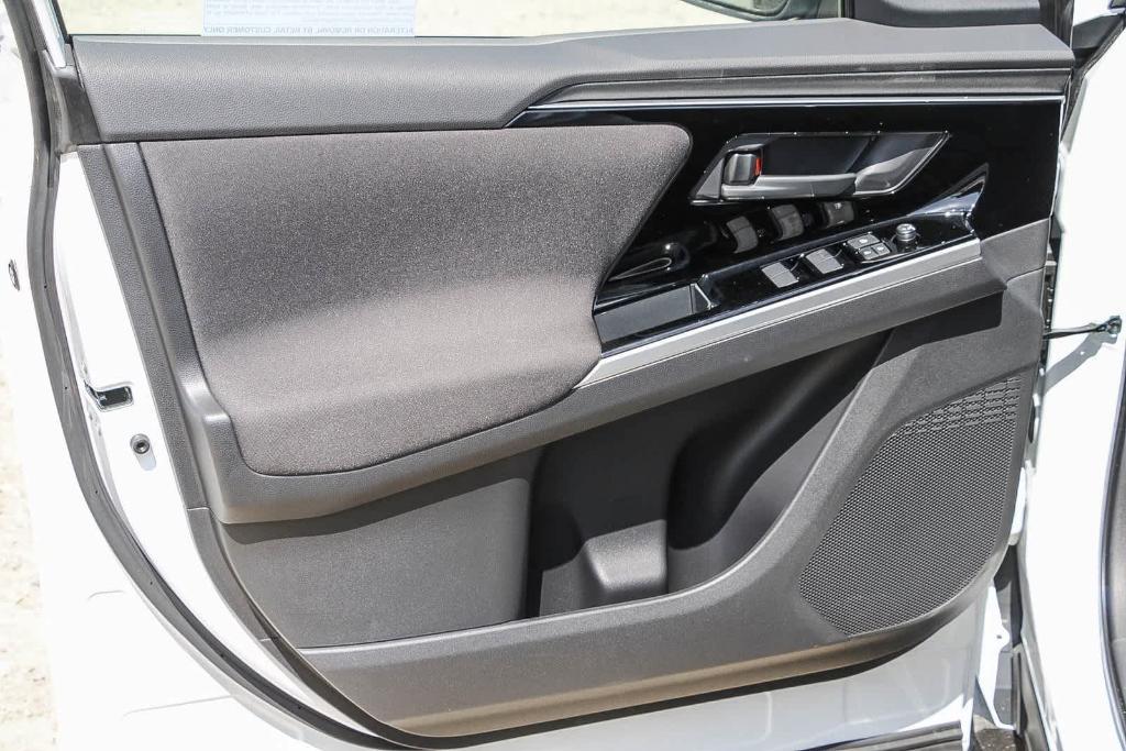 new 2025 Subaru Solterra car, priced at $33,581