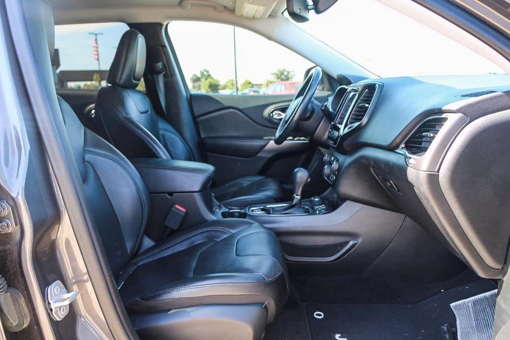 used 2019 Jeep Cherokee car, priced at $17,384