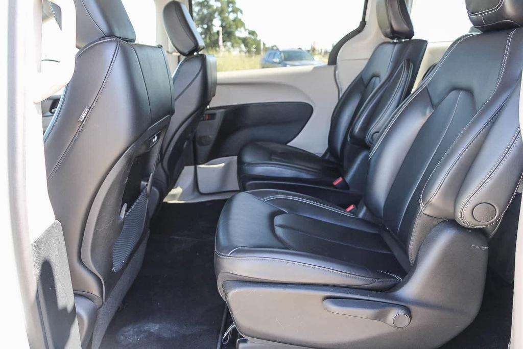 used 2023 Chrysler Pacifica Hybrid car, priced at $25,039